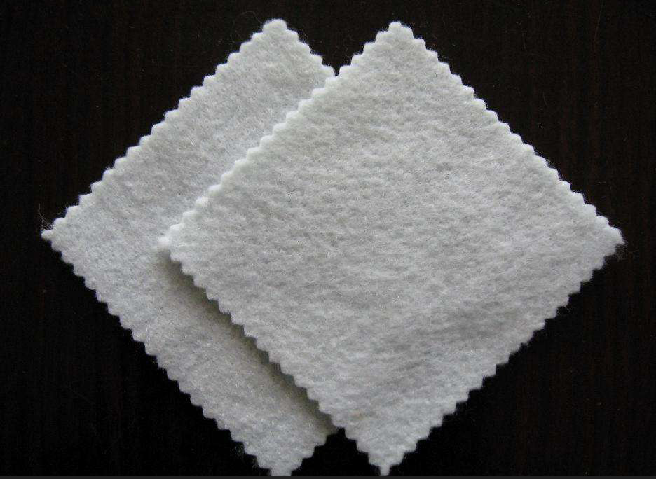 水平集水系统土工布应达到什么断裂强度？