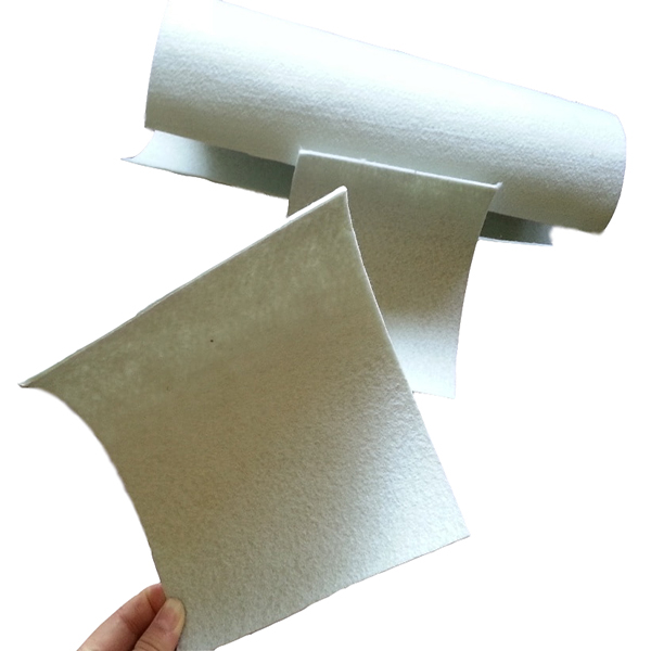 斜墙铺盖防渗如何选择合适的复合土工膜？