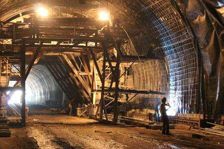 严寒地区隧道土工布施工要涉及几道工序？