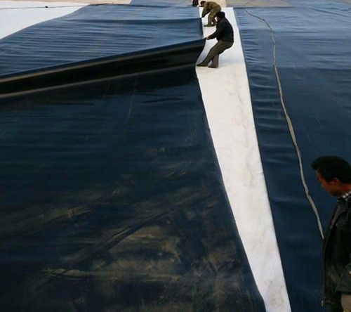 聚乙烯增强改性的复合土工膜哪些特性值得我们探讨？