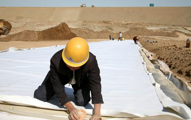 什么标准的复合土工膜才能施工应用?