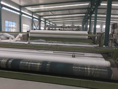 水库蓄水土工膜褶皱率采取多少合适？