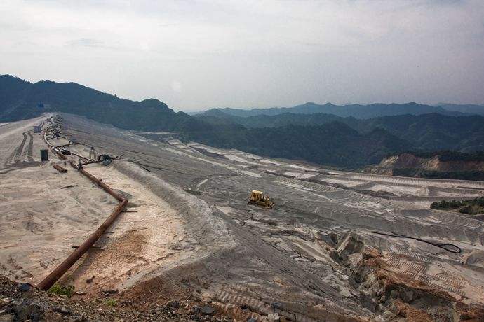 土工膜、土工网、土工织物在填埋场占用分量