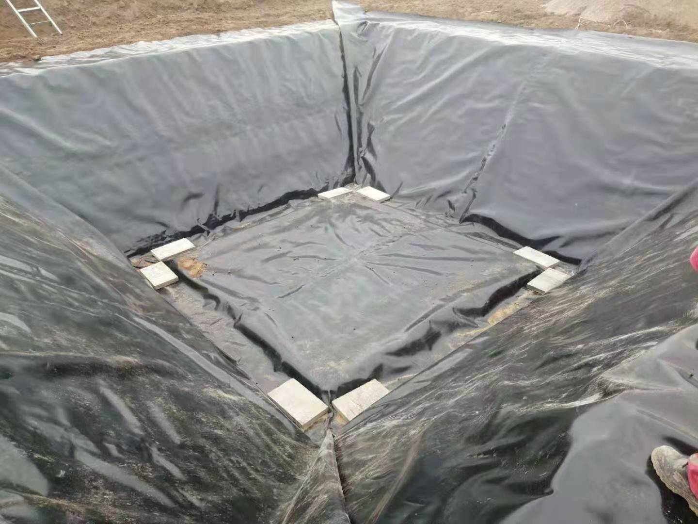 如何选择高堆石坝防渗膜垫层？