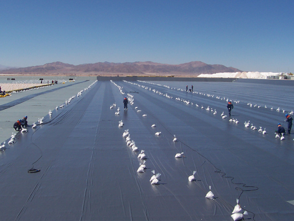 防渗膜铺设不踩坑！基面处理 + 膜体铺设核心要点