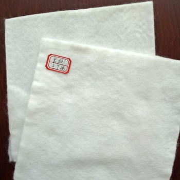 防水土工膜在公路工程具有隔离、排水、加固、防渗等功能