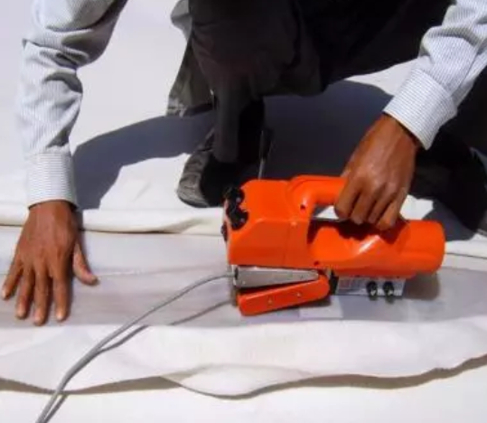 复合土工膜与土工膜焊接有什么不同之处？