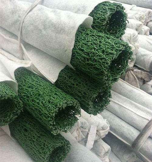 植物纤维毯具有抗冻、抗潮、防冲刷、吸水保湿等优点